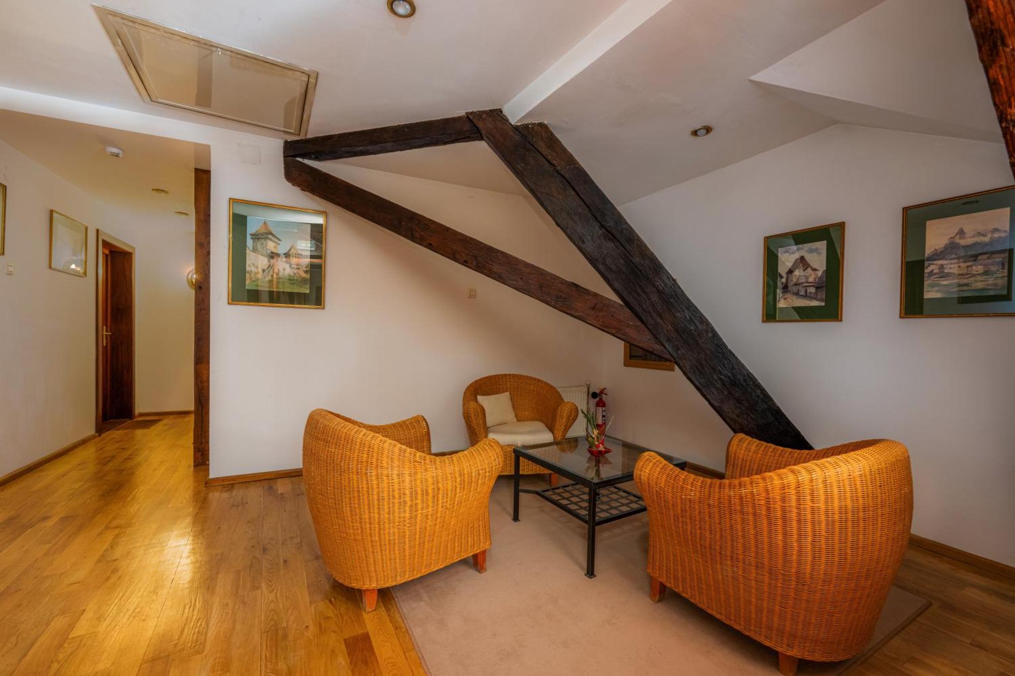 Casa Cu Cerb Hotel Segesvár Kültér fotó